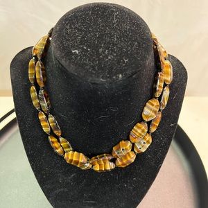 EUC Tiger’s Eye polished stone necklace